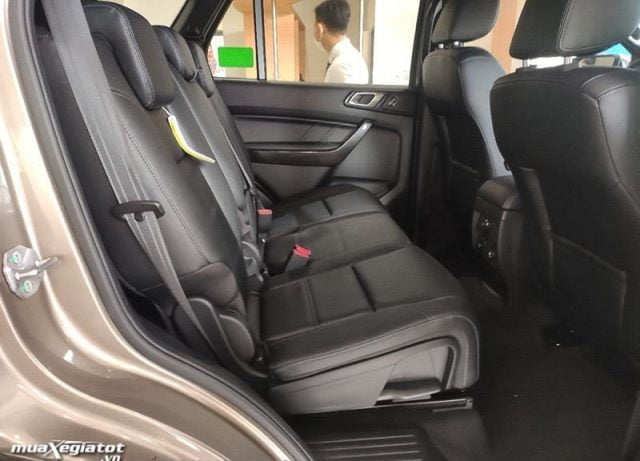 hang-ghe-thu-2-ford-everest-2021-titanium-4wd-at-bi-turbo-muaxegiatot-vn