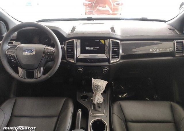 noi-that-xe-ford-everest-2021-titanium-4wd-at-bi-turbo-muaxegiatot-vn