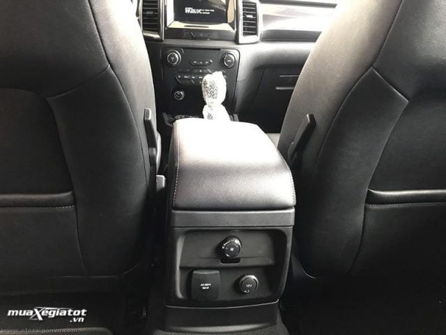sac-12v-hang-ghe-sau-ford-everest-2021-titanium-4wd-at-bi-turbo-muaxegiatot-vn