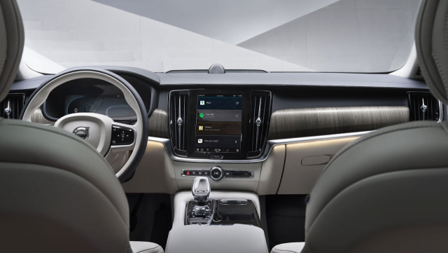 Chi tiết xe Hybrid Volvo S90 Recharge Ultimate 2024 giá 2,89 tỷ đồng, mức tiêu thụ nhiên liệu chỉ 1,4 lít/ 100 km